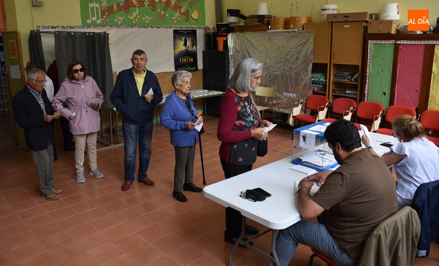 Se sitúa en el 38,14% la participación a las 18.00 horas, a mitad de camino entre 2014 y 2019