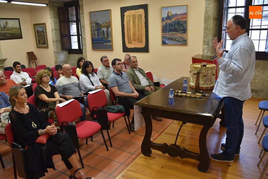 Clausurado el curso de la Escuela de Tamborileros con José Benito Mateos como protagonista