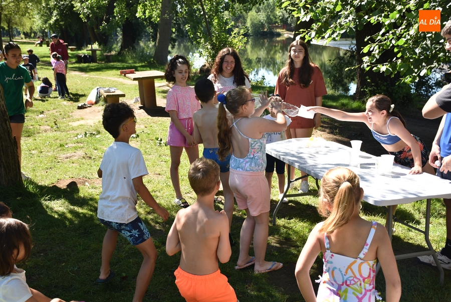 Alumnos y profesores de Misioneras-Santa Teresa inician en El Picón las vacaciones de verano