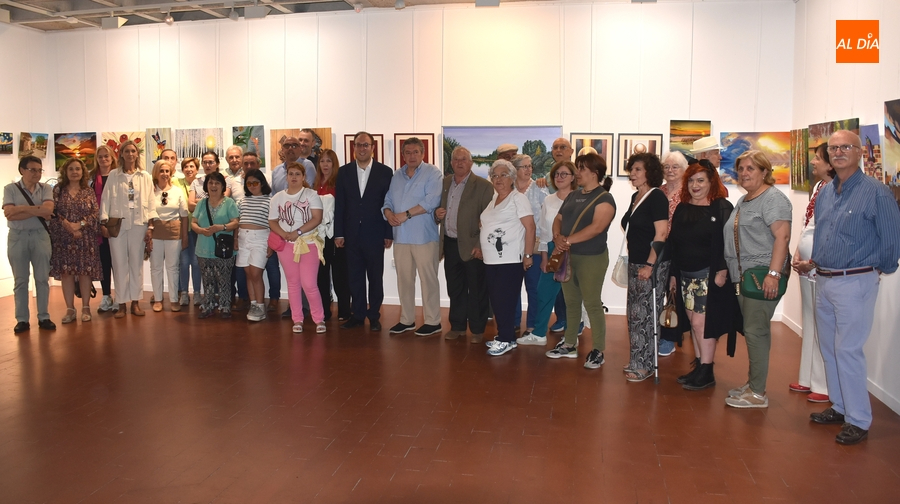 Día grande para la gran familia del Taller de Pintura con la apertura de su exposición anual