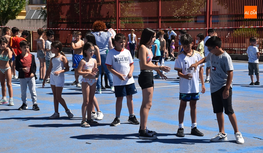 El Colegio Miróbriga despide el curso con una gymkana con el agua como protagonista