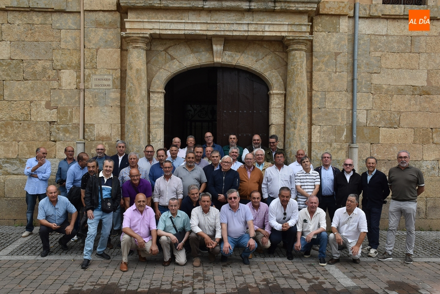 Los alumnos de 8º de EGB del Seminario del curso 1974/1975 se reúnen medio siglo después