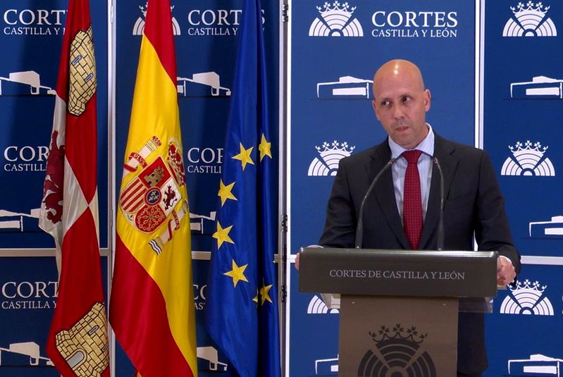 PP y Vox sacan adelante el cambio en la Ley de Sanidad Animal que abre la puerta a contratar veterinarios privados