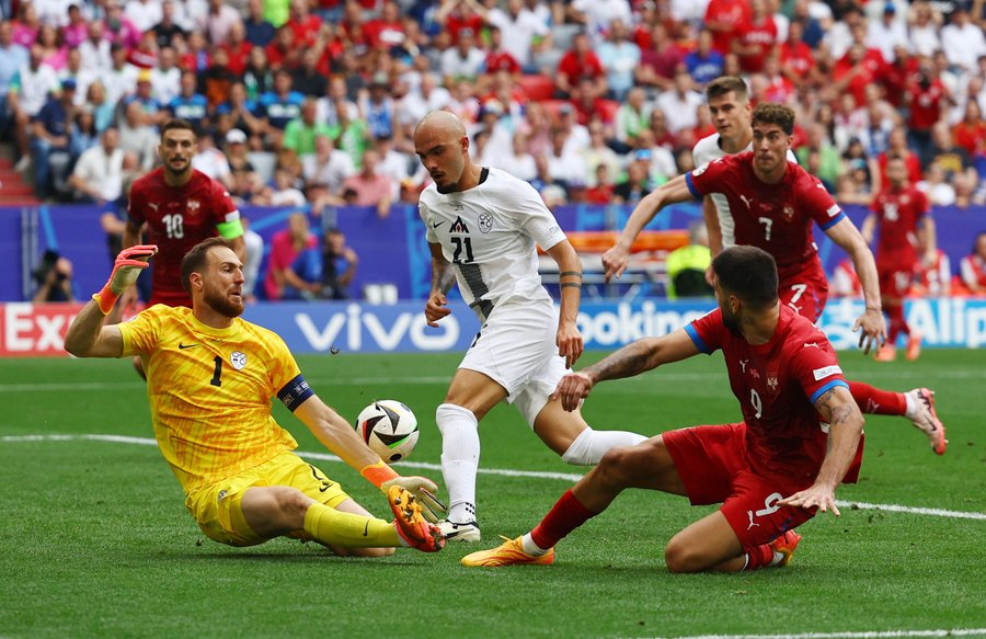 ¡Locura en Múnich!: Jovic salva a Serbia de quedarse fuera de la EURO en la última jugada de un partidazo con Eslovenia (1-1)