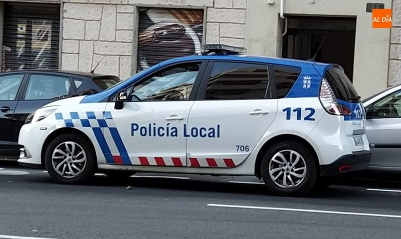 Un conductor, positivo en alcoholemia, provoca daños materiales en Canalejas