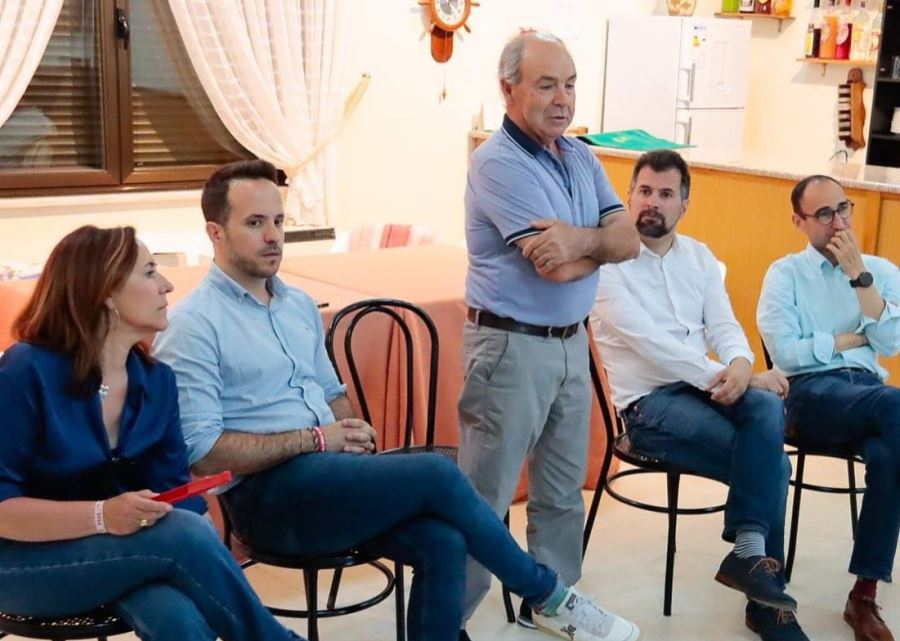 Boada acoge un encuentro de cargos y simpatizantes del PSOE en el Campo Charro