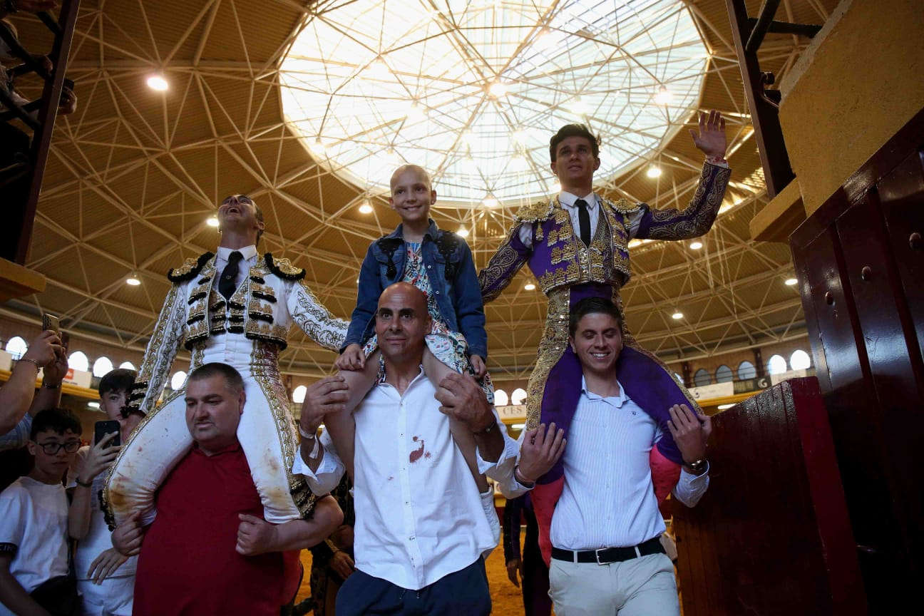 Triunfan El Fandi y Diosleguarde en tarde fatídica para Caballero en Alba de Tormes 