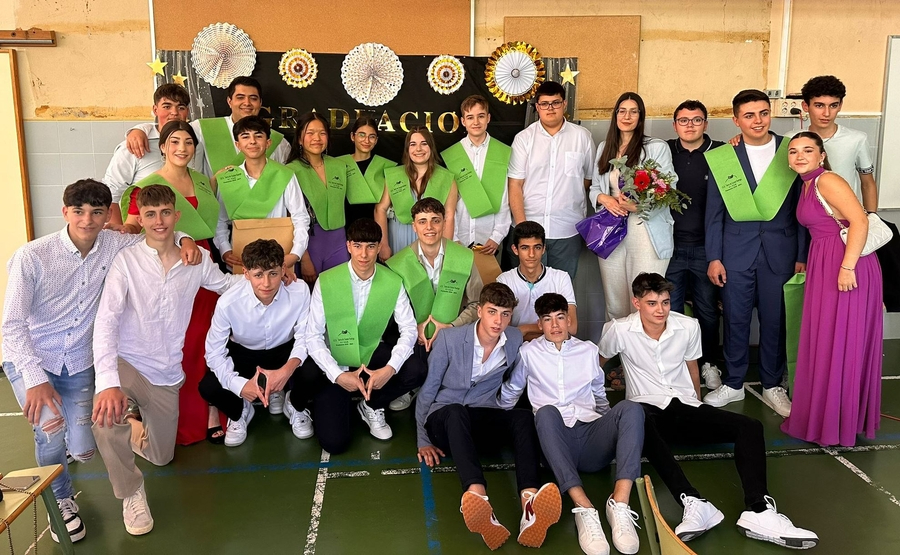El IES Tierra celebra por 1ª vez la graduación de sus alumnos de 4º de la ESO