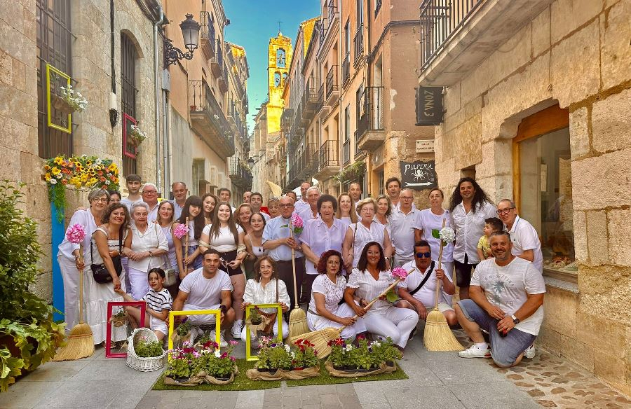 Vecinos y comerciantes de la calle San Juan celebran la onomástica que les da nombre