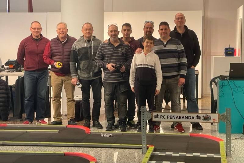 El Team RC Peñaranda celebra su 15º aniversario con una gran reunión de pilotos y una exhibición