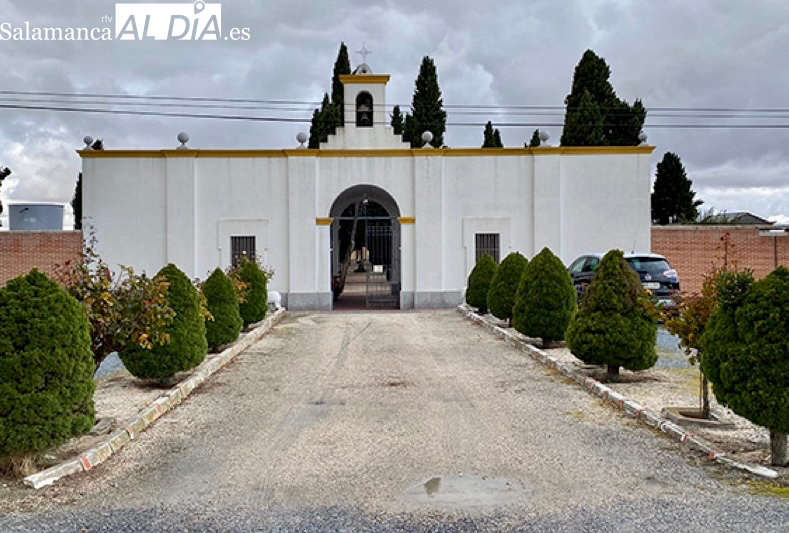 El cementerio municipal cambia su horario de apertura
