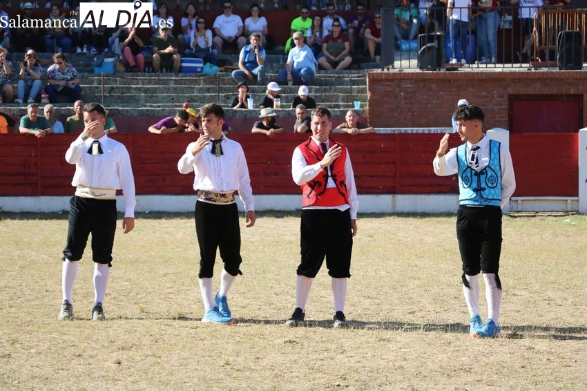 La exhibición de recortes anima la capea del sábado de Corpus en Vitigudino