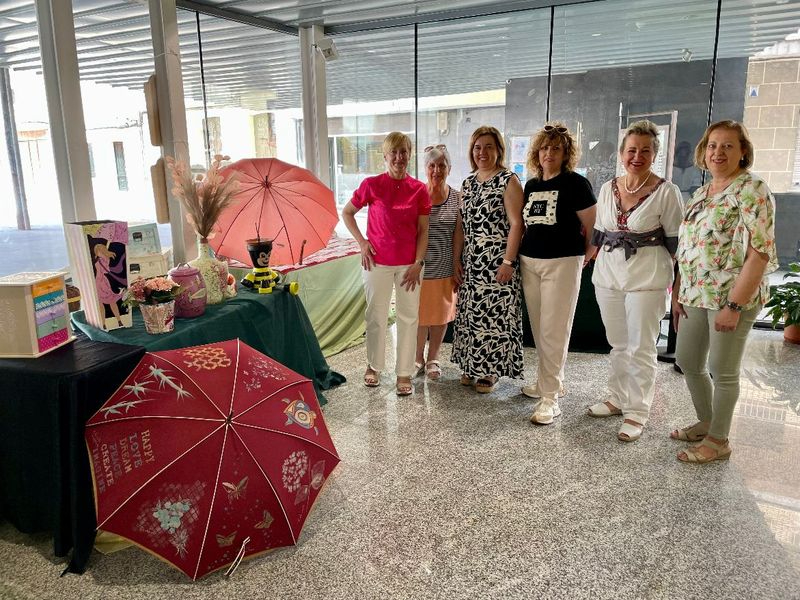 Los alumnos de Arte y Tradición exponen sus trabajos en el Ayuntamiento de Guijuelo