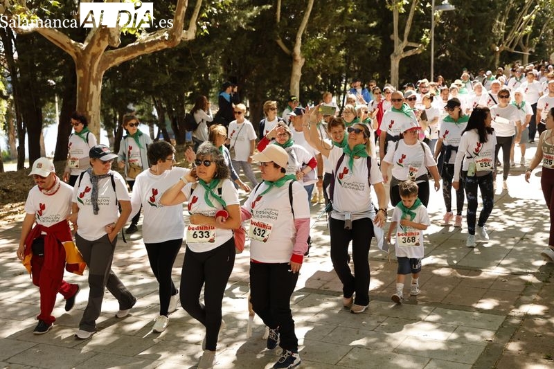 Salamanca da visibilidad al Parkinson en la I Marcha de los Tulipanes