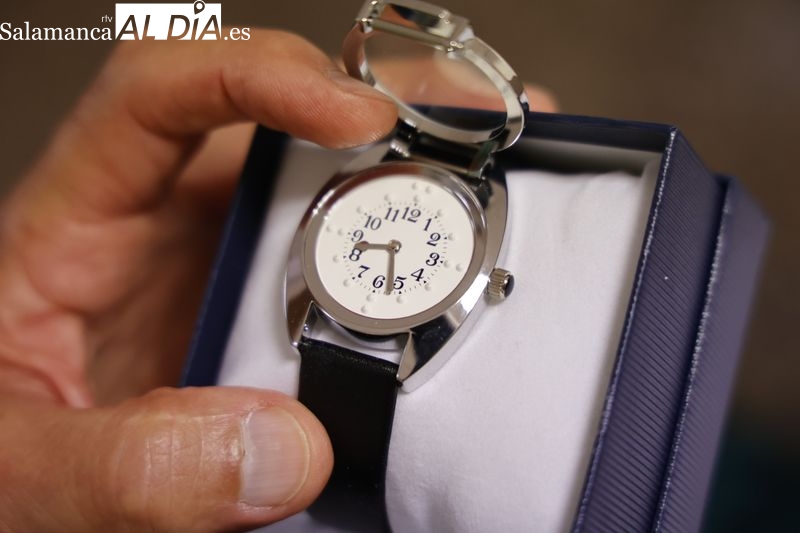 Detalles de la labor que se hace en Salamanca para ayudar a personas ciegas