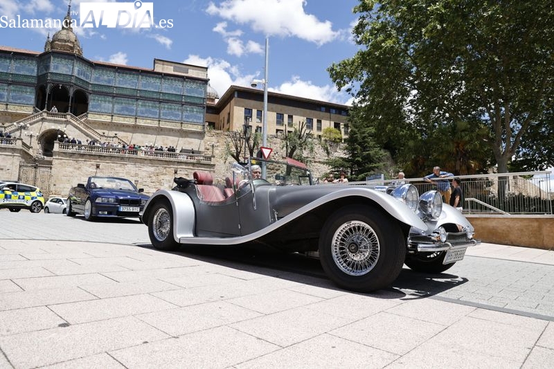 Los vehículos clásicos toman Salamanca en la VIII Operación Litro
