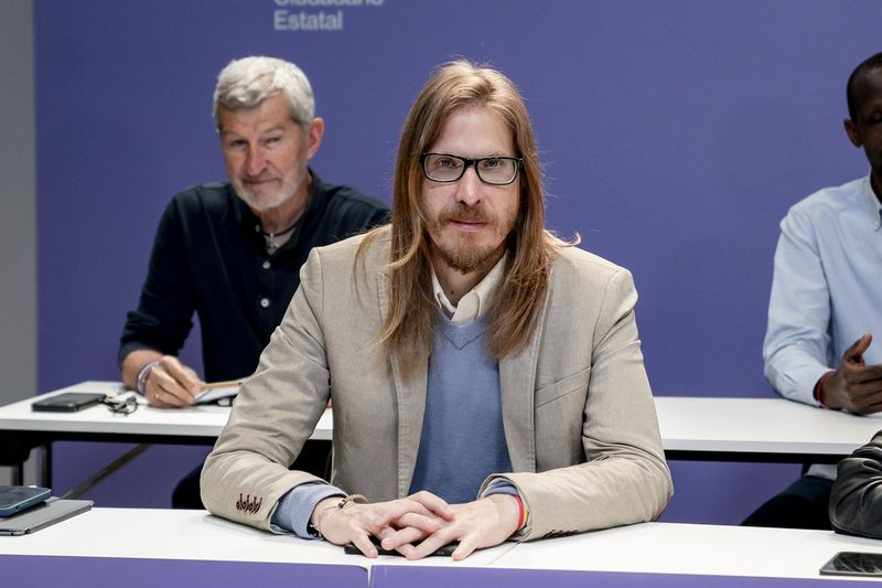 Atacan a pedradas la vivienda del portavoz de Podemos, Pablo Fernández