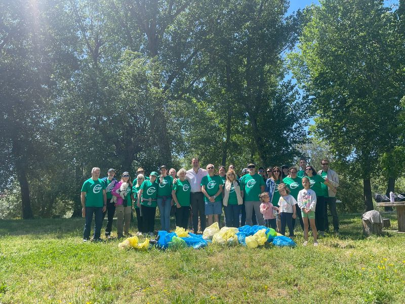 Recogida de ‘basuraleza’ en la Isla del Soto en Santa Marta