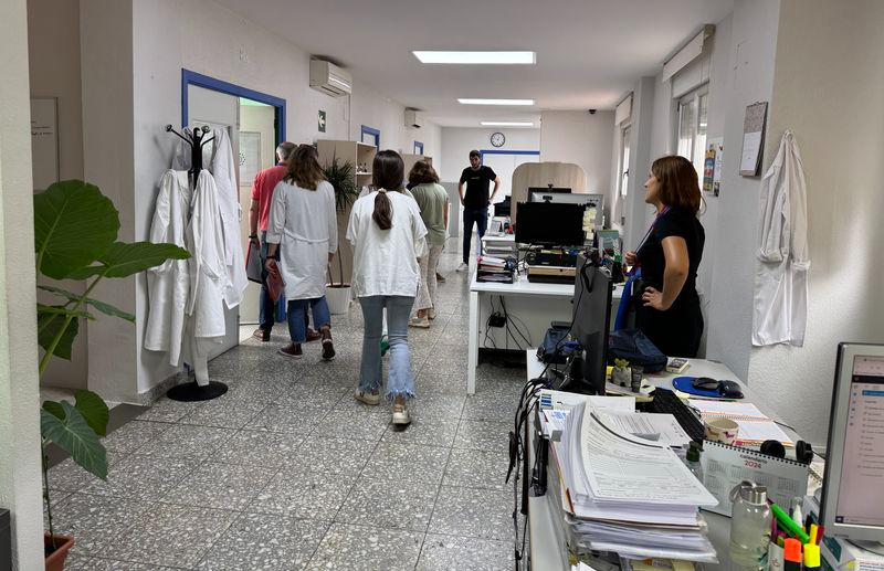 Evacuación en el antiguo Virgen de la Vega, con motivo de un simulacro