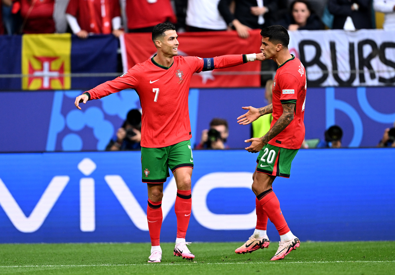 Portugal y CR7 ya están en octavos de la EURO como primeros de grupo tras pasar por encima de Turquía (0-3)