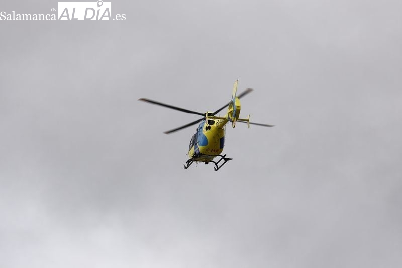 Evacuado en helicóptero un trabajador tras ser aplastado por una carretilla