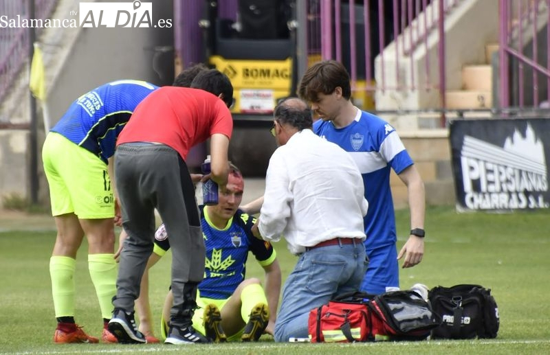 Un jugador del Tordesillas pasa por quirófano tras sufrir un golpe en el labio en el Helmántico y otro acaba con puntos de sutura en la cabeza