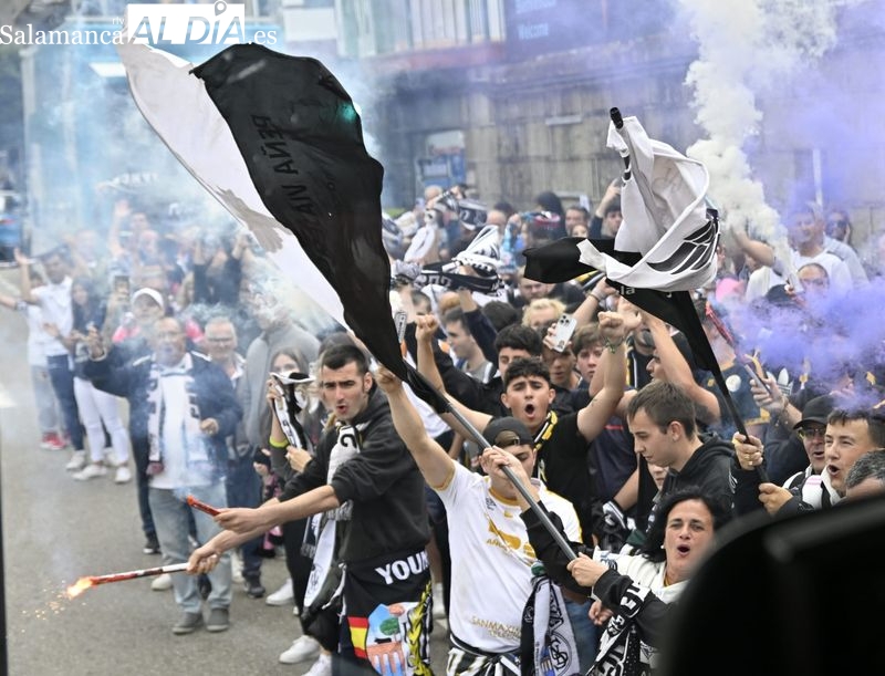 La afición del Salamanca UDS quiere vivir otro ascenso y se planta en Barreiro para la final