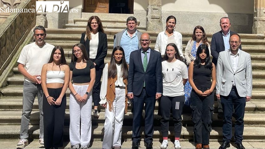 Una alumna del IES de Vitigudino gana el primer premio del VIII Concurso de Vídeos Los tributos locales mejoran mi pueblo, convocado por REGTSA