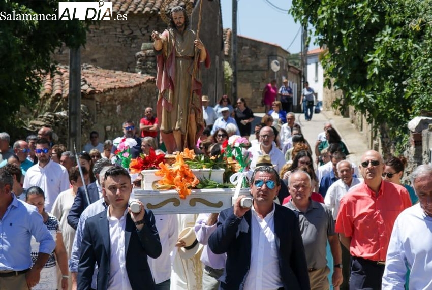 Bogajo celebra el día San Juan con un pequeño homenaje al sacerdote del pueblo José Luis Bravo