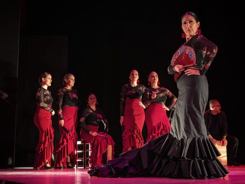 Azabache lleva su Alma flamenca al teatro Juan del Enzina