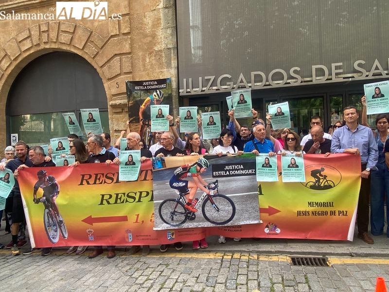 Concentración frente a los juzgados: Es irrisorio calificar como delito leve matar a una persona