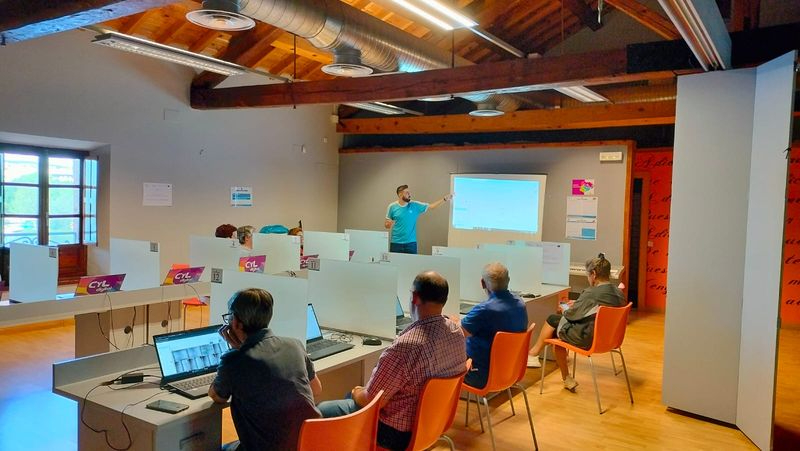 Finaliza el curso sobre ofimática en la Casa Molino