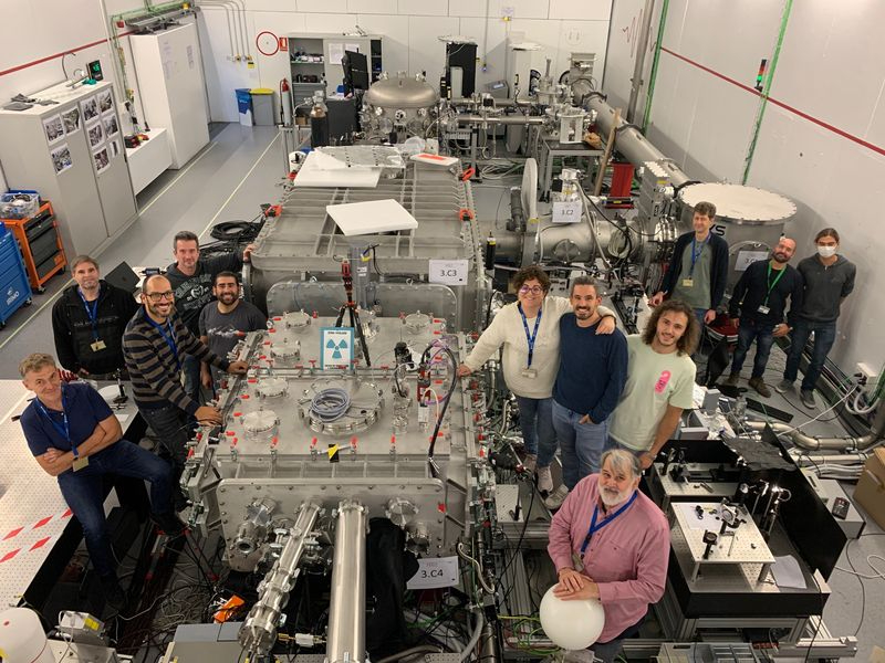 Un equipo del IGFAE consigue producir carbono-11 gracias a la aceleración láser lograda en el Centro de Láseres Pulsados