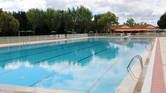 El Ayuntamiento de Vitigudino busca personas interesadas en gestionar el bar de las piscinas