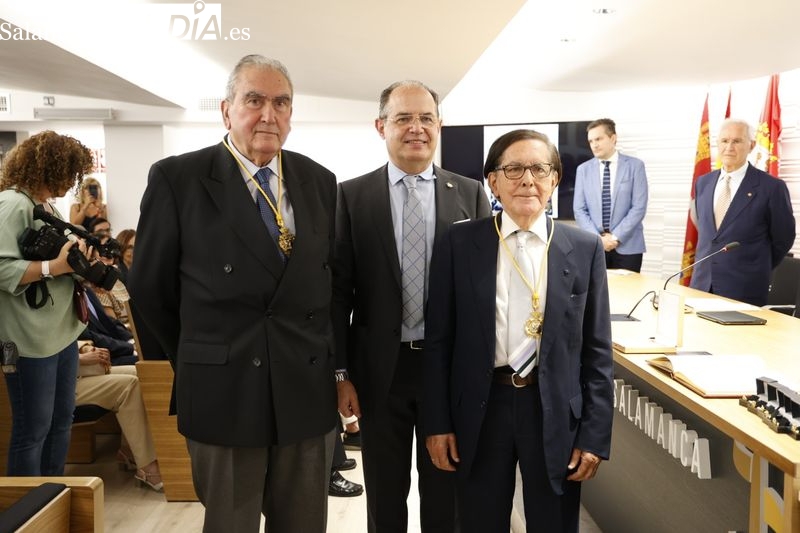 Homenaje del Colegio de Médicos a 60 doctores jubilados y medalla de oro para Luis Jiménez y Felipe Rubio