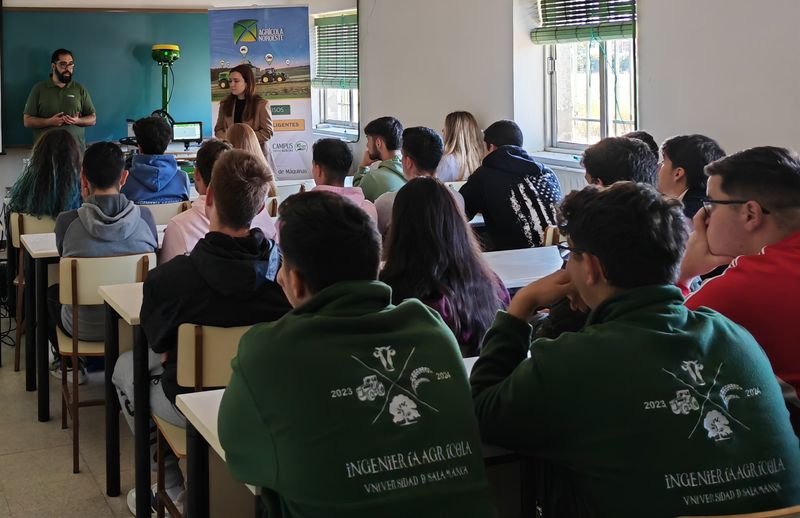 Diez másteres de la USAL, entre los mejor valorados de España