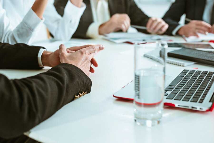 Directivos de Plus Ultra presentan ‘Lazos que nos unen’, su nueva campaña de comunicación de este 2024