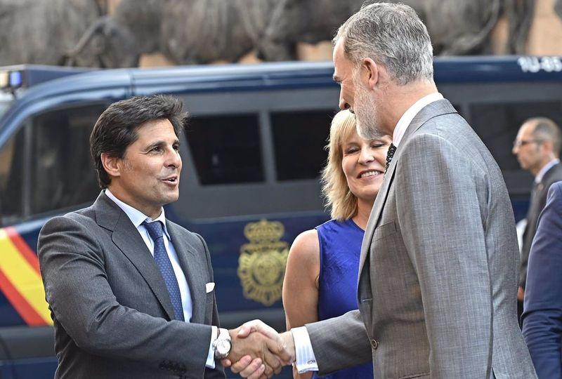 El rey Felipe VI preside la corrida organizada por la Asociación de la Prensa