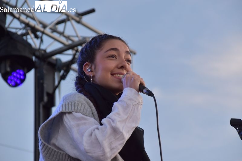 Nereida Sanchón encandila a Salamanca con su voz en concierto con gran afluencia de público 