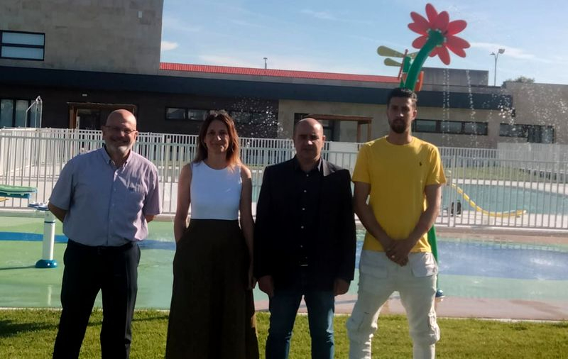 La piscina de verano de Villares inicia la temporada este sábado con instalaciones renovadas