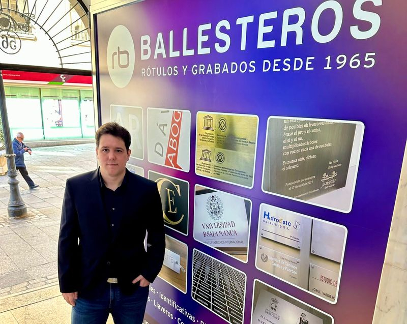 Rótulos Ballesteros, la empresa de Salamanca preparada para realizar las placas acordes a la nueva ordenanza municipal