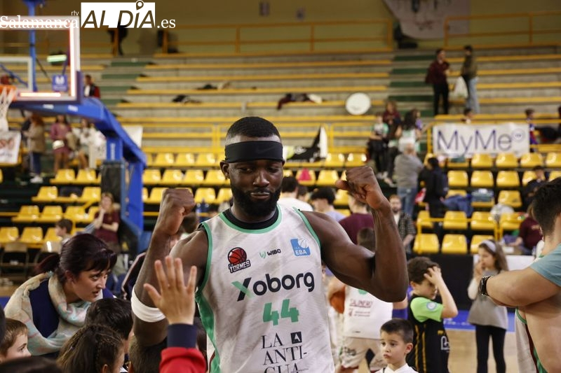 Estos son los calendarios del Perfumerías Avenida Xoborg y el Atlético Carbajosa en Tercera FEB