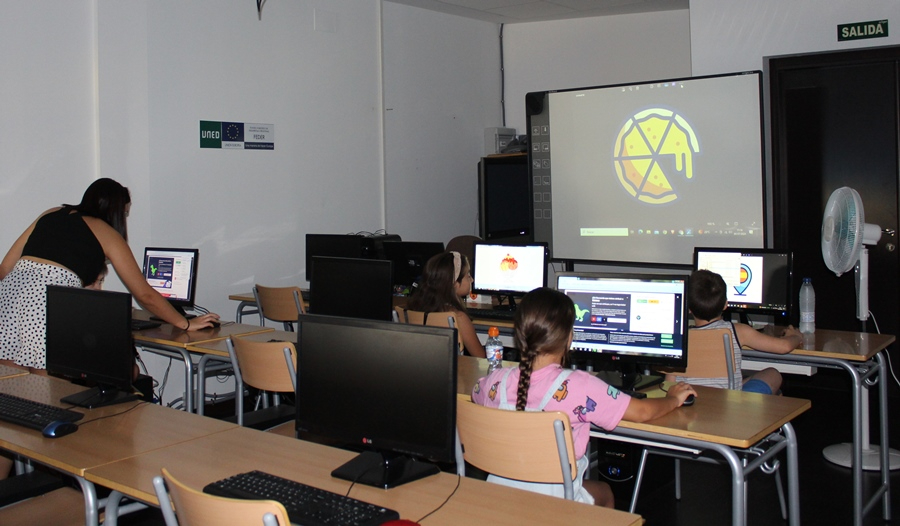 Comienza con 22 participantes el campamento de informática para niños y jóvenes