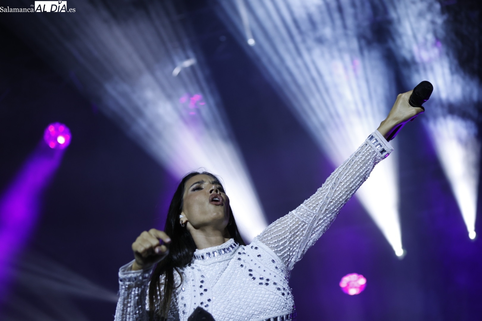 India Martínez deslumbra con su voz en Santa Marta de Tormes