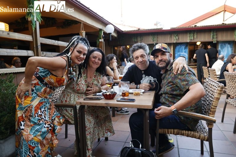 Llenazo en La Mar Salaá para divertirse con el humor del cómico Agustín Jiménez