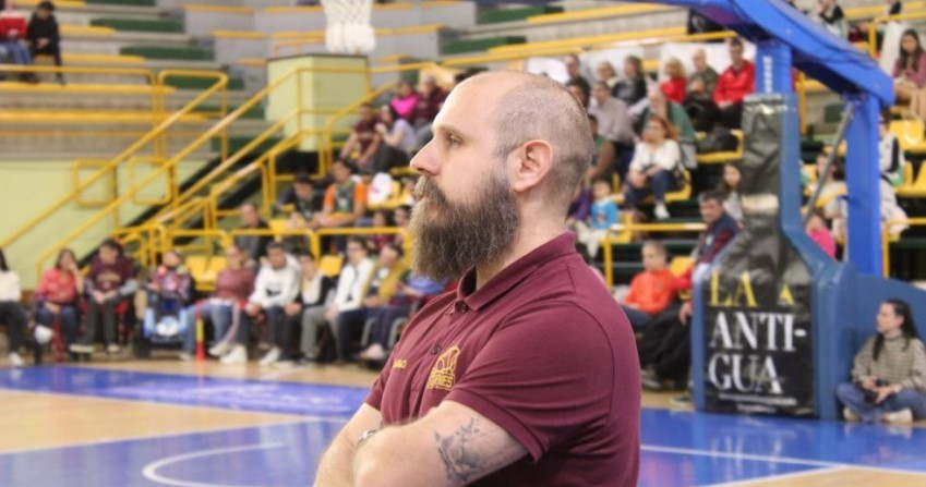 Borja San Miguel renueva como entrenador del Perfumerías Avenida Xoborg