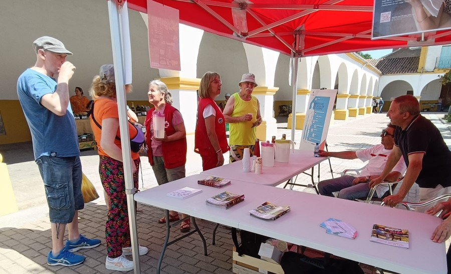 Cruz Roja lleva a cabo una cata de aguas para sensibilizar contra el calor