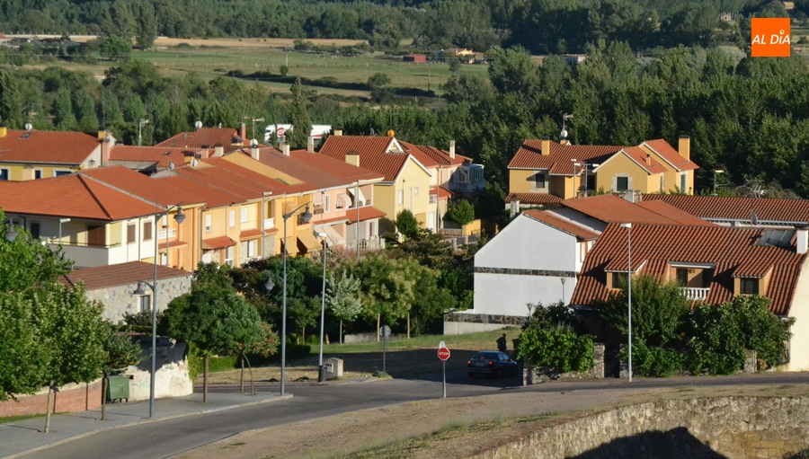 Cuatro individuos asaltan un chalet en Ciudad Rodrigo y amordazan a sus dueños