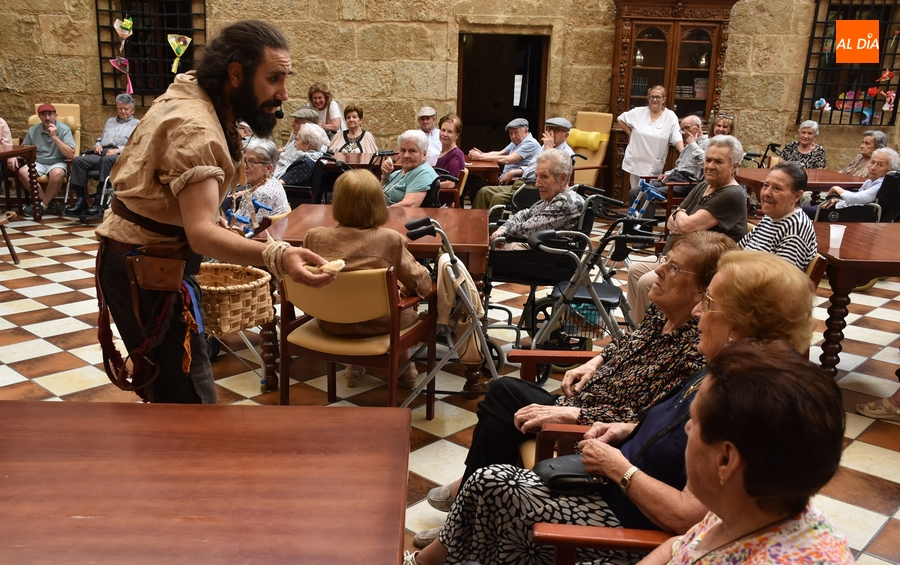 Sergio Cardoso abre ‘La Puerta de Europa’ en la Residencia Obispo Téllez