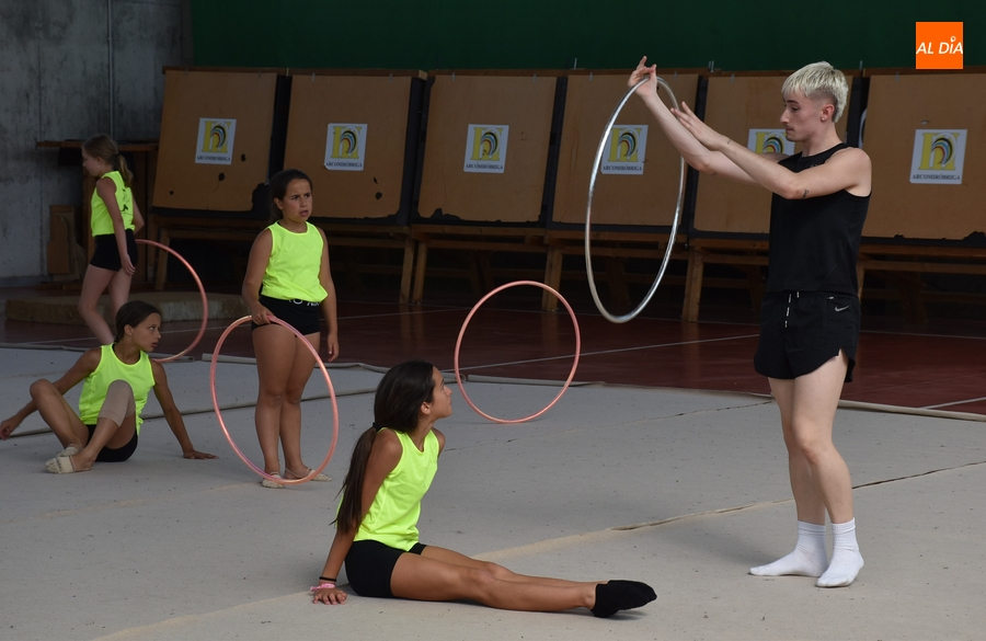 El medallista nacional Daniel Rodríguez visita el Campus de Gimnasia Rítmica
